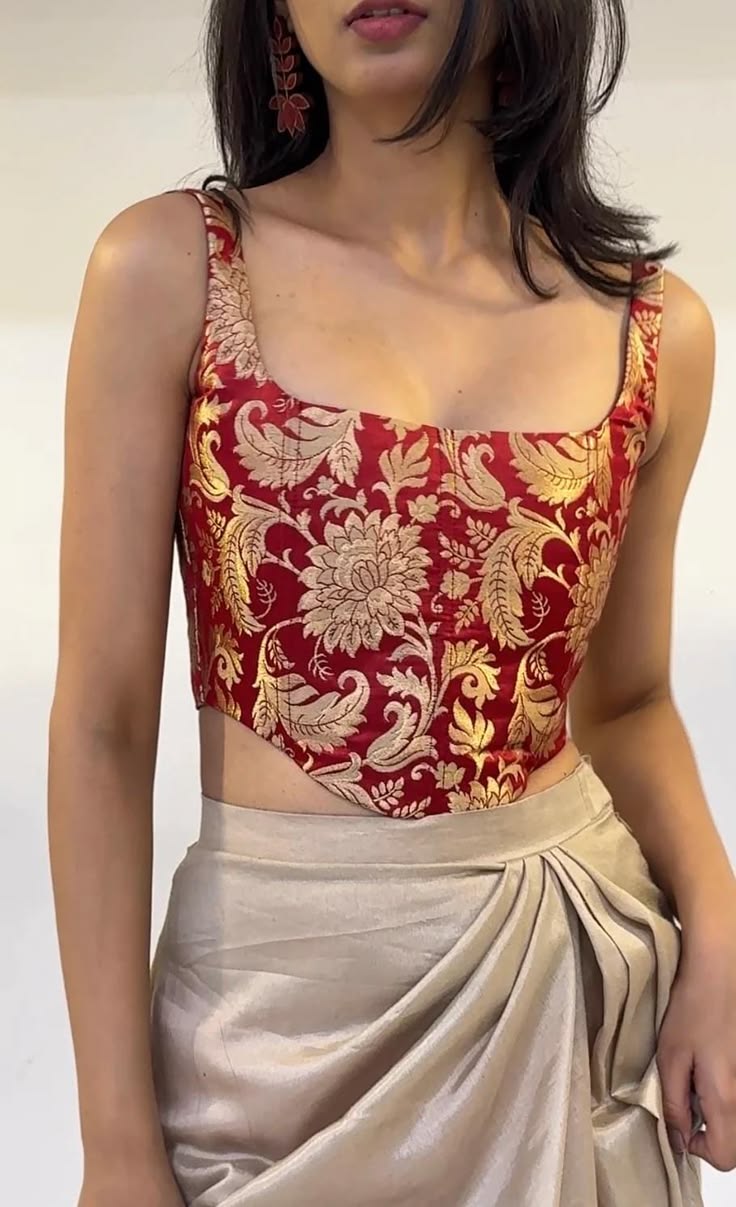 ONE BLOUSE MANY LOOK