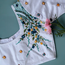 white Irz Embroidery Cotton Blouse